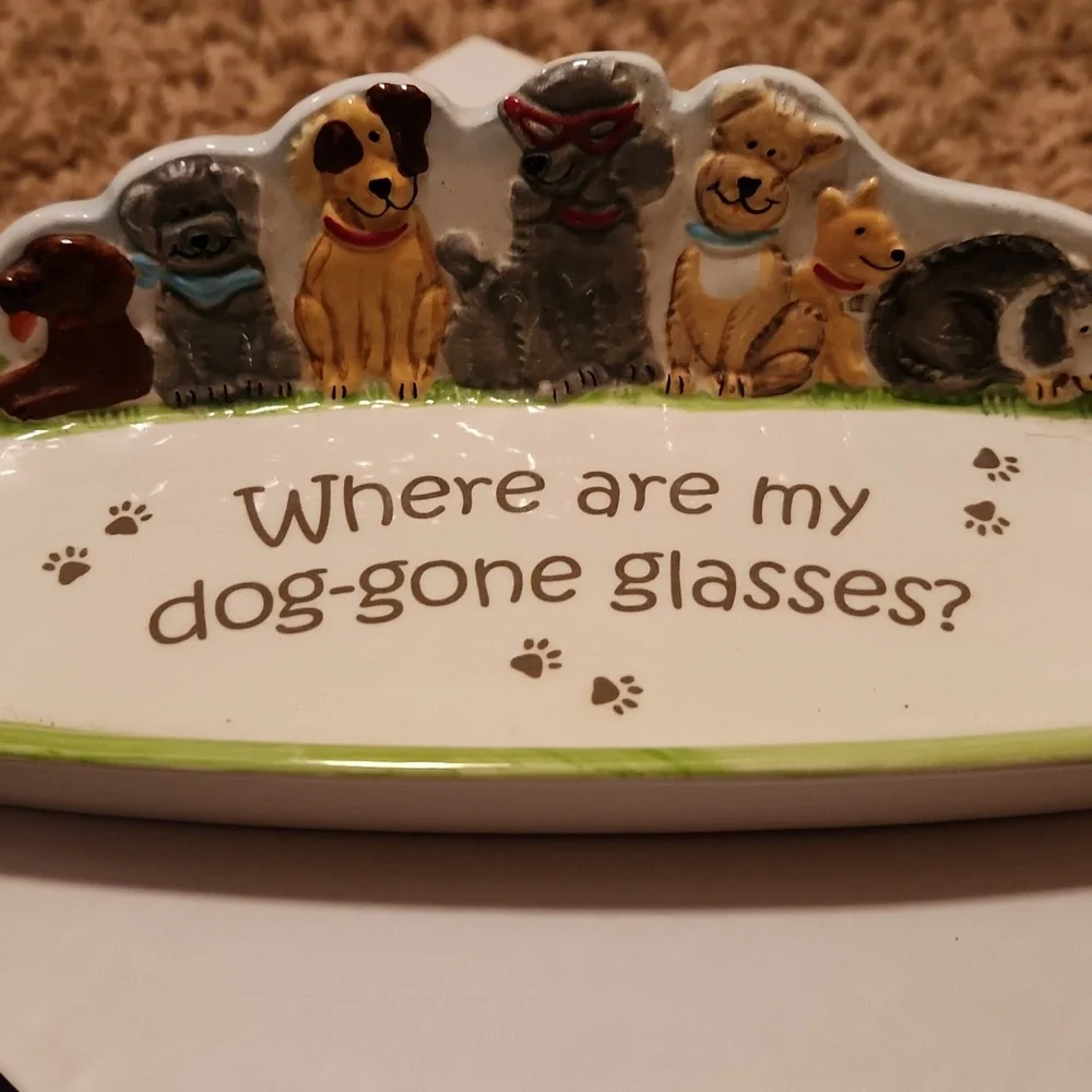 Dog-Themed Ceramic  Glasses Holder with Green Trim - Picture 2 of 7